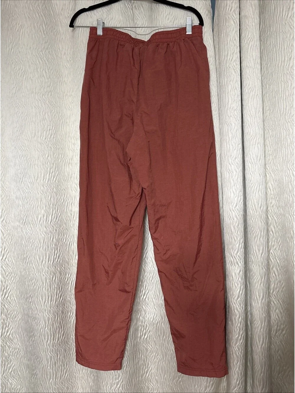 Nike Air Women's Woven Pants Mesh Linning Pockets Standar Fit-Size Medium